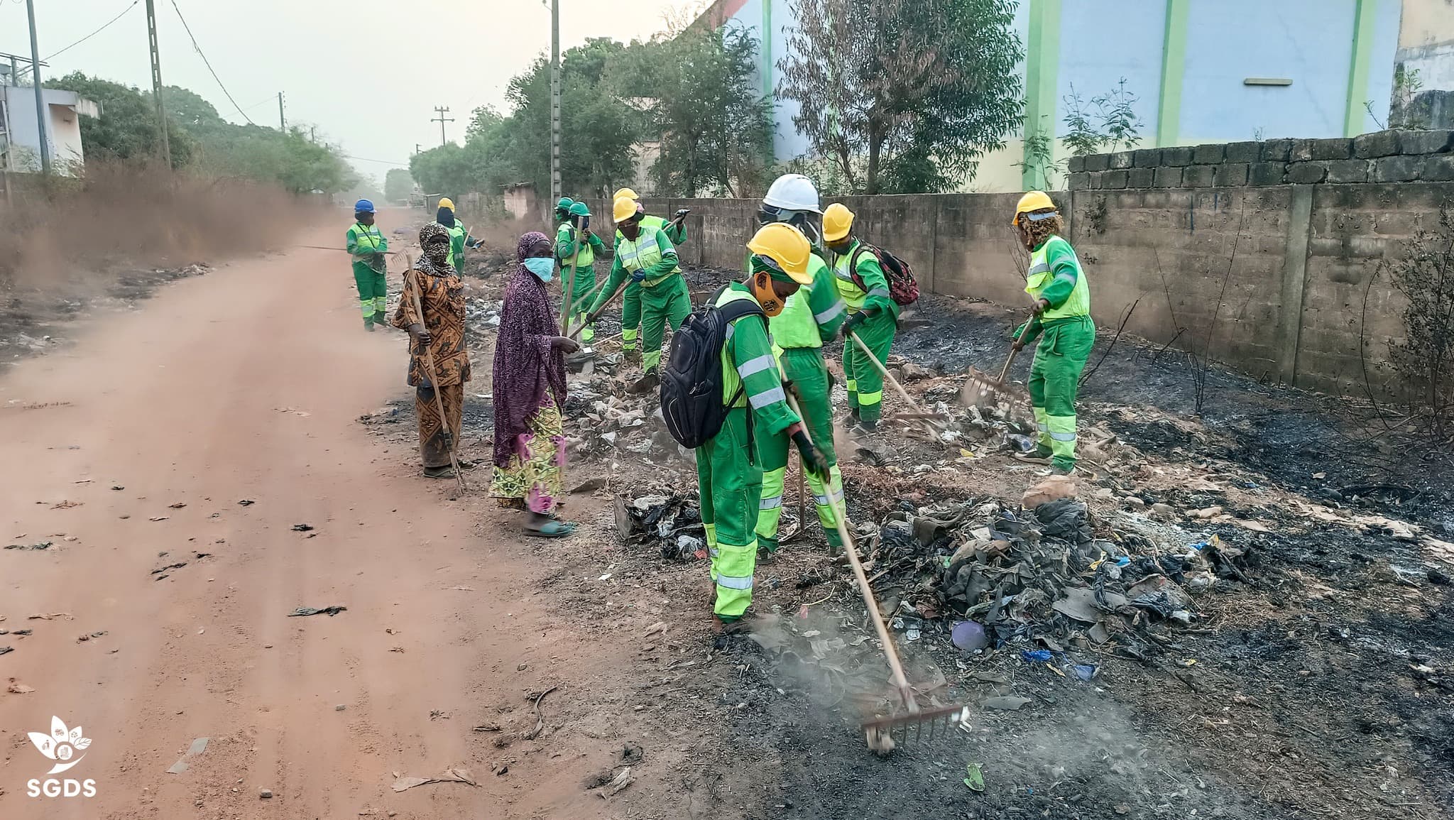 La SGDS organise la première campagne de salubrité à Parakou en collaboration avec les élus locaux